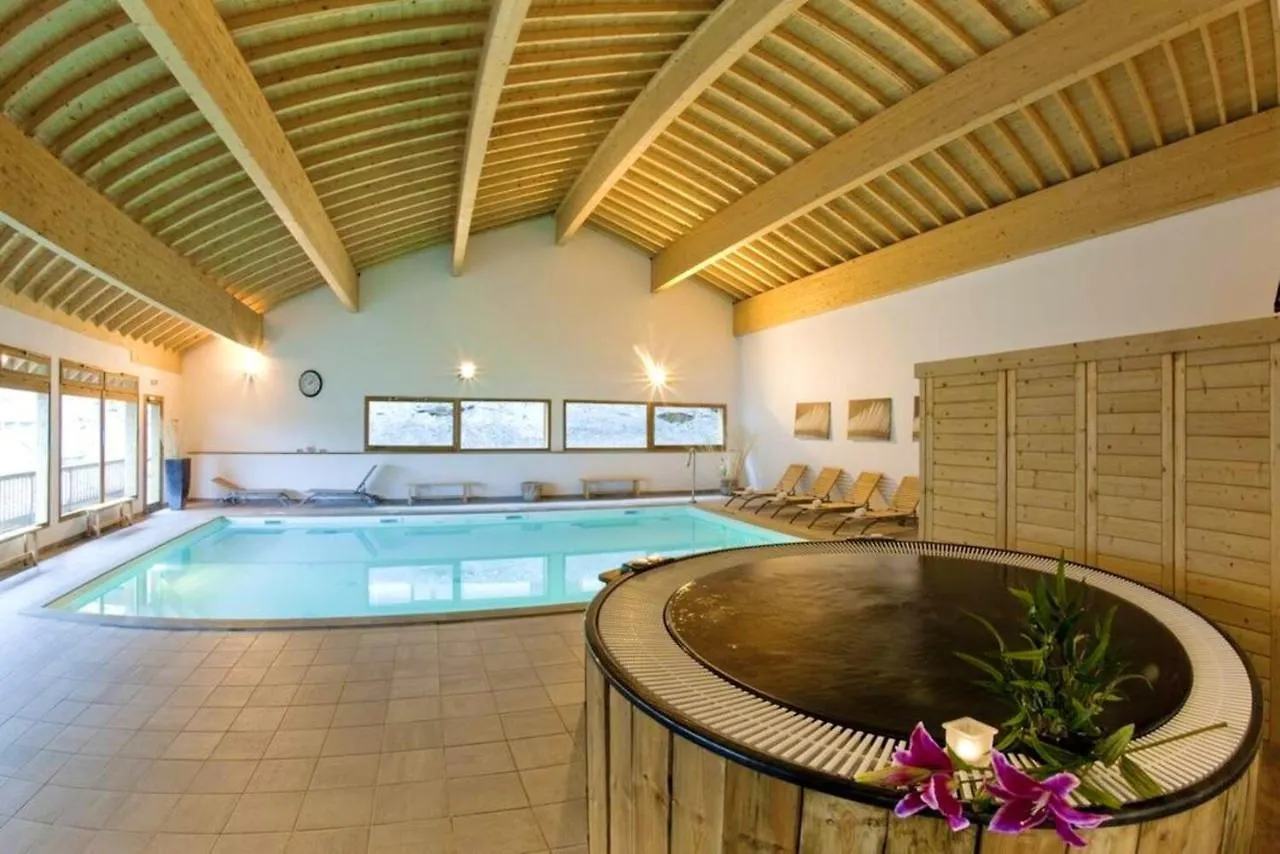 Apartment Appartement Cosy A Orelle Avec Piscine Et Balcon 26 M² France
