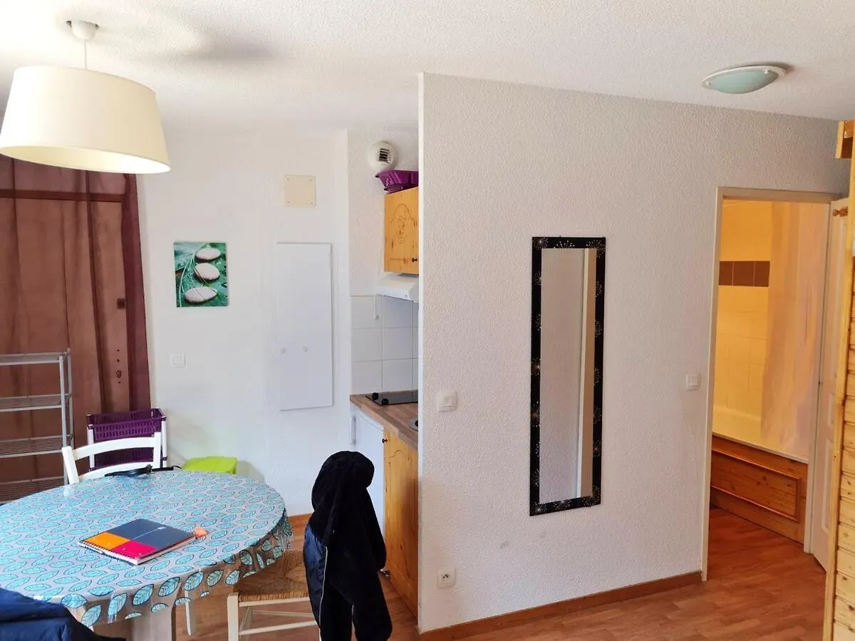Appartement Cosy A Orelle Avec Piscine Et Balcon 26 M²
