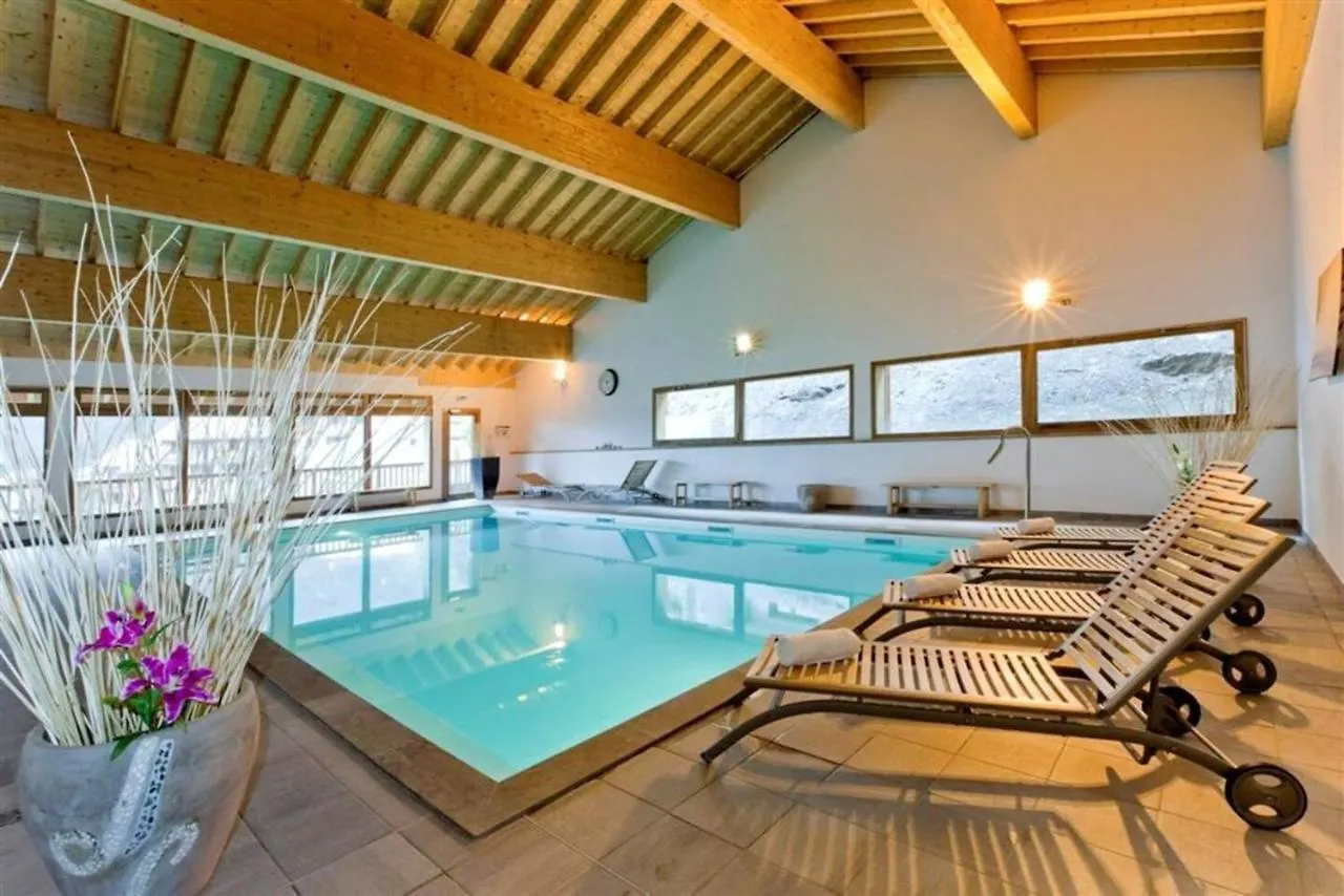 Appartement Cosy A Orelle Avec Piscine Et Balcon 26 M²